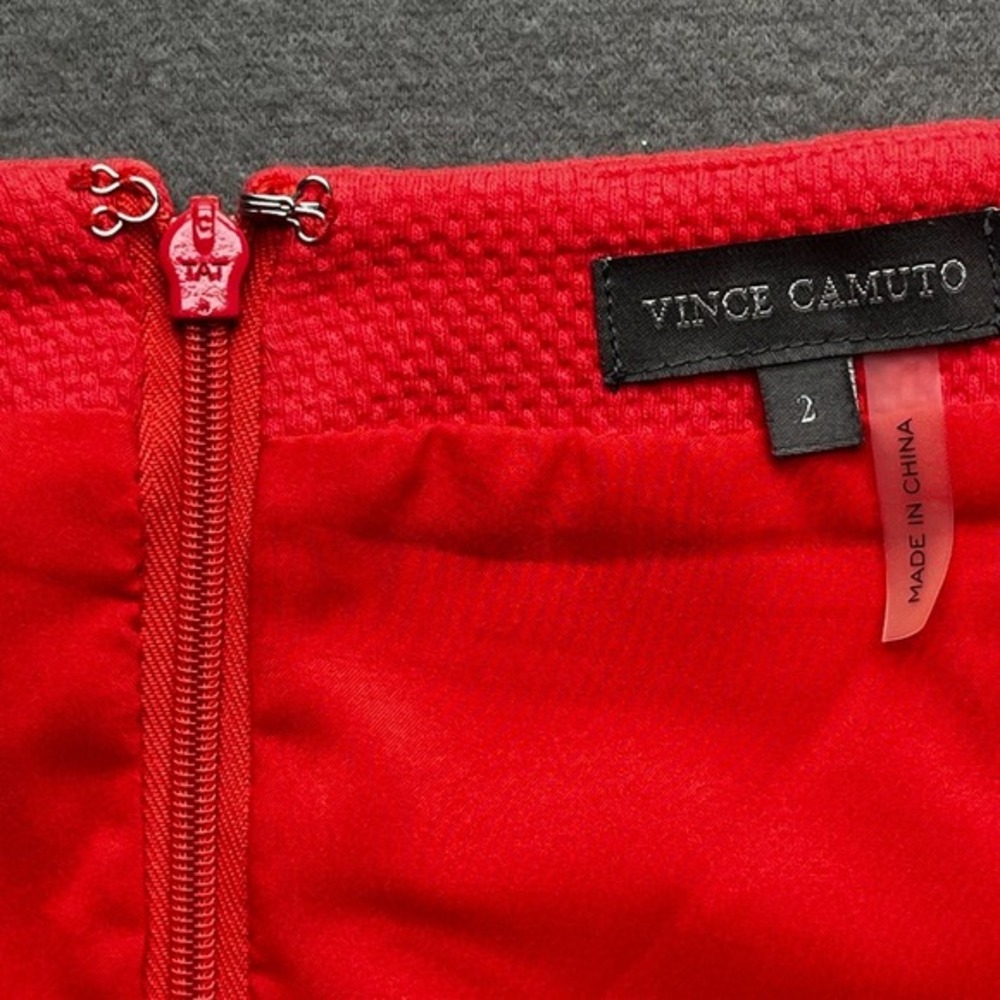 Vince Camuto Women 2‎ Piece Set Red Crop Top Mini Skirt Sleek Modern Minimalist - Picture 10 of 12